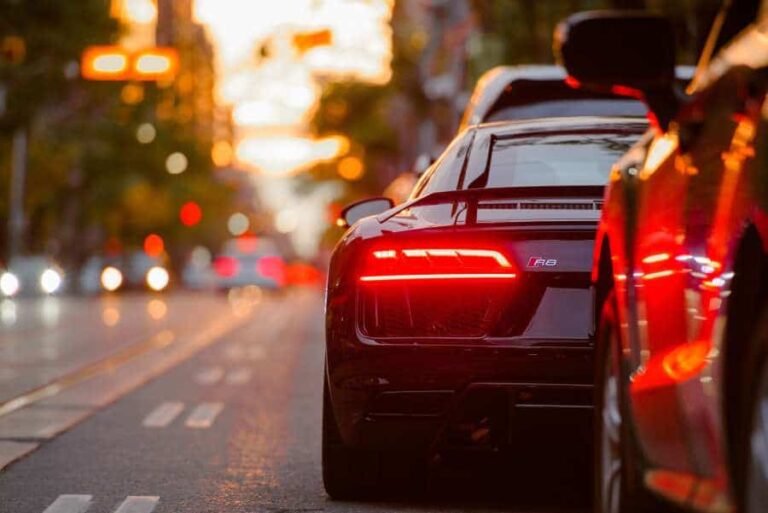 Aidi R8 in the city