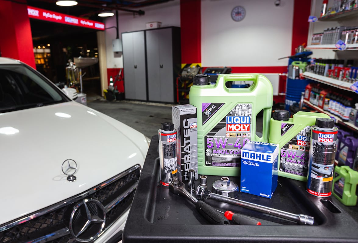 Oil change kit by Liqui Moly for Mercedes-Benz e350