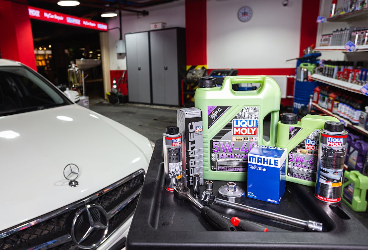 Oil change kit by LIQUI MOLY for Mercedes-Benz e350