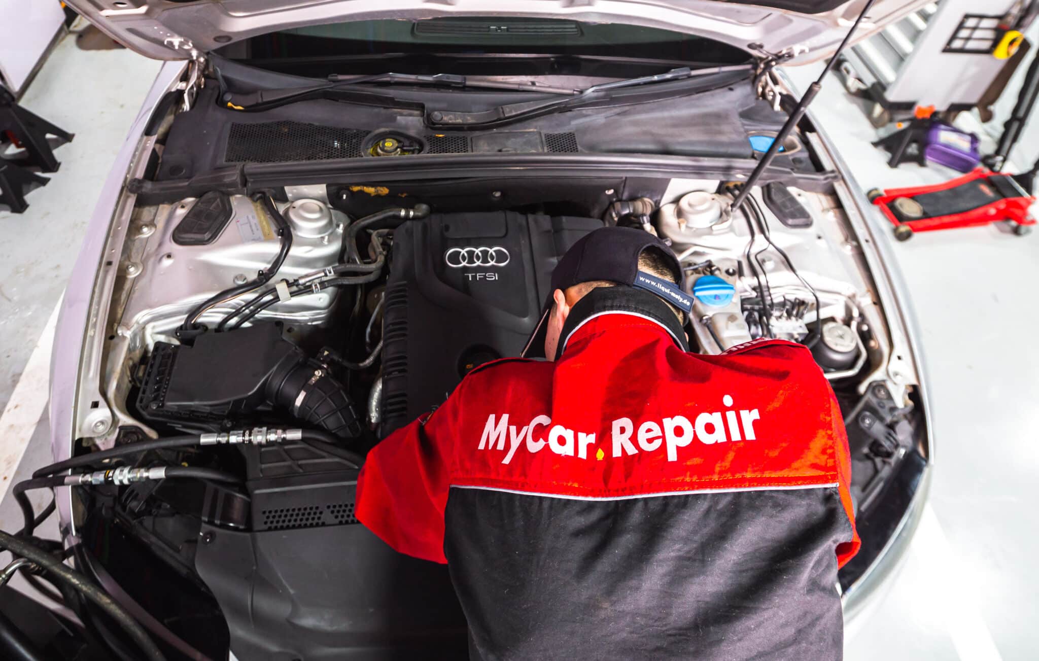 Getting the car ready for and trans and clutch change on An Audi A5 2011