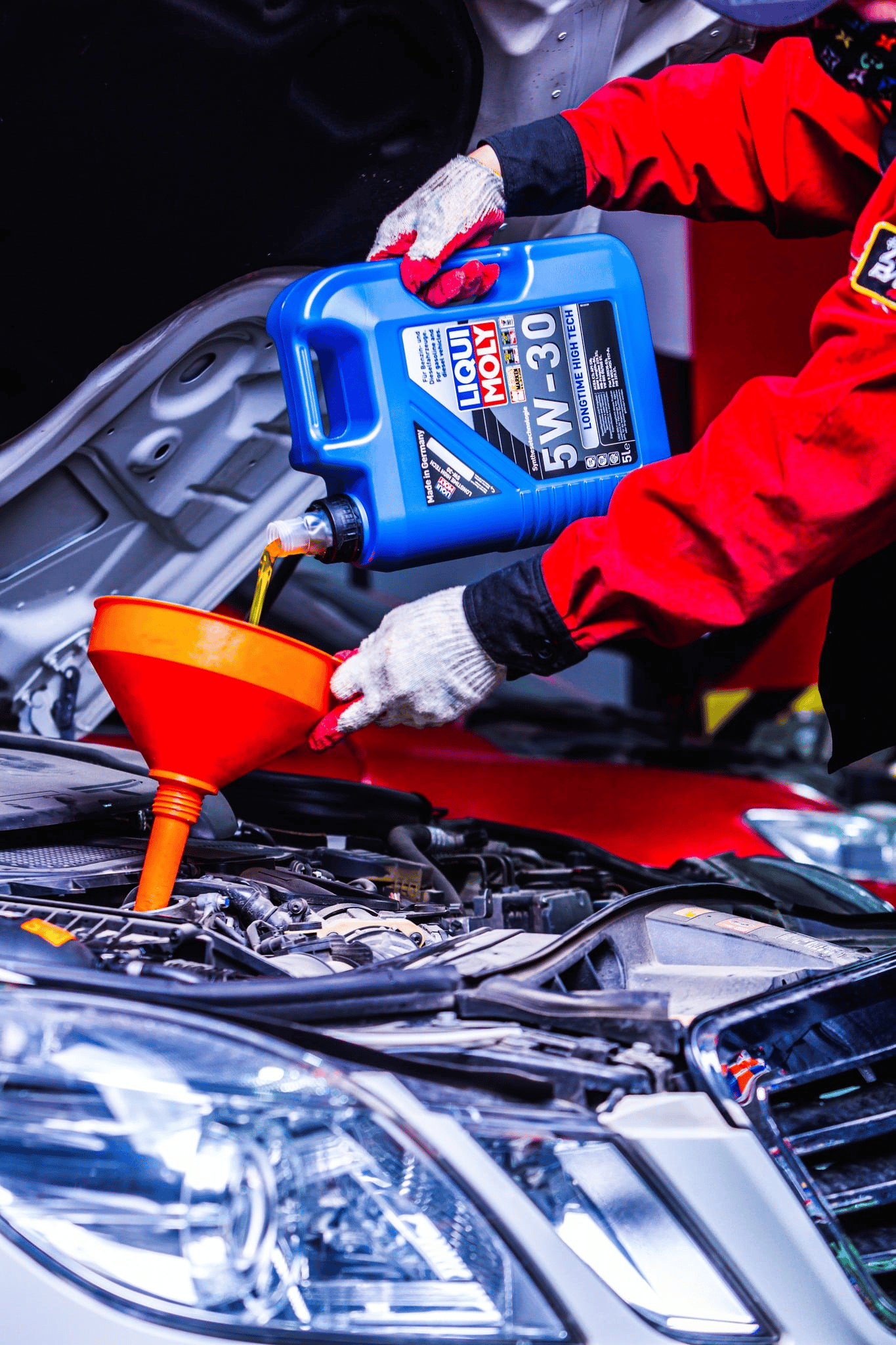 Changing the engine oil according the the right MB approval is part of every Mercedes A Service. 229.51 229.5 229.31