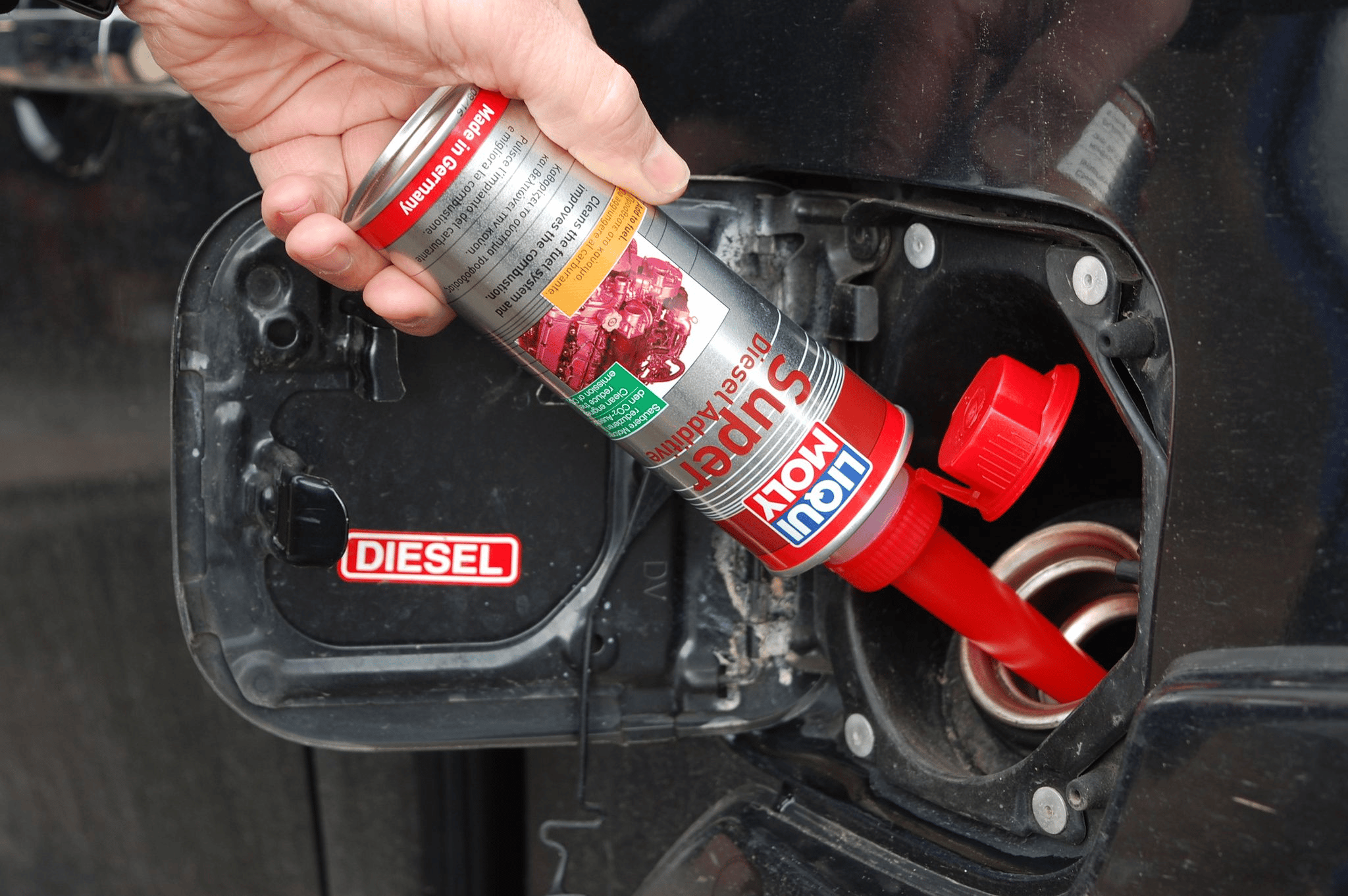 Diesel additives from LIQUI MOLY are easy to use and very effective in treating causes of blue and white smoke