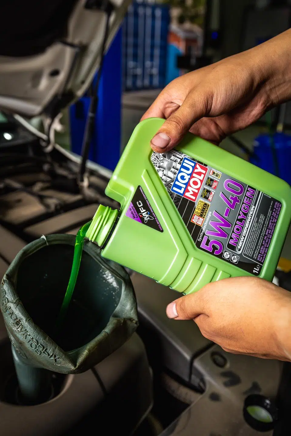 Best engine oil for E36 BMW 3 Series is LIQUI MOLY Molygen 5W40 with extra high molygen content