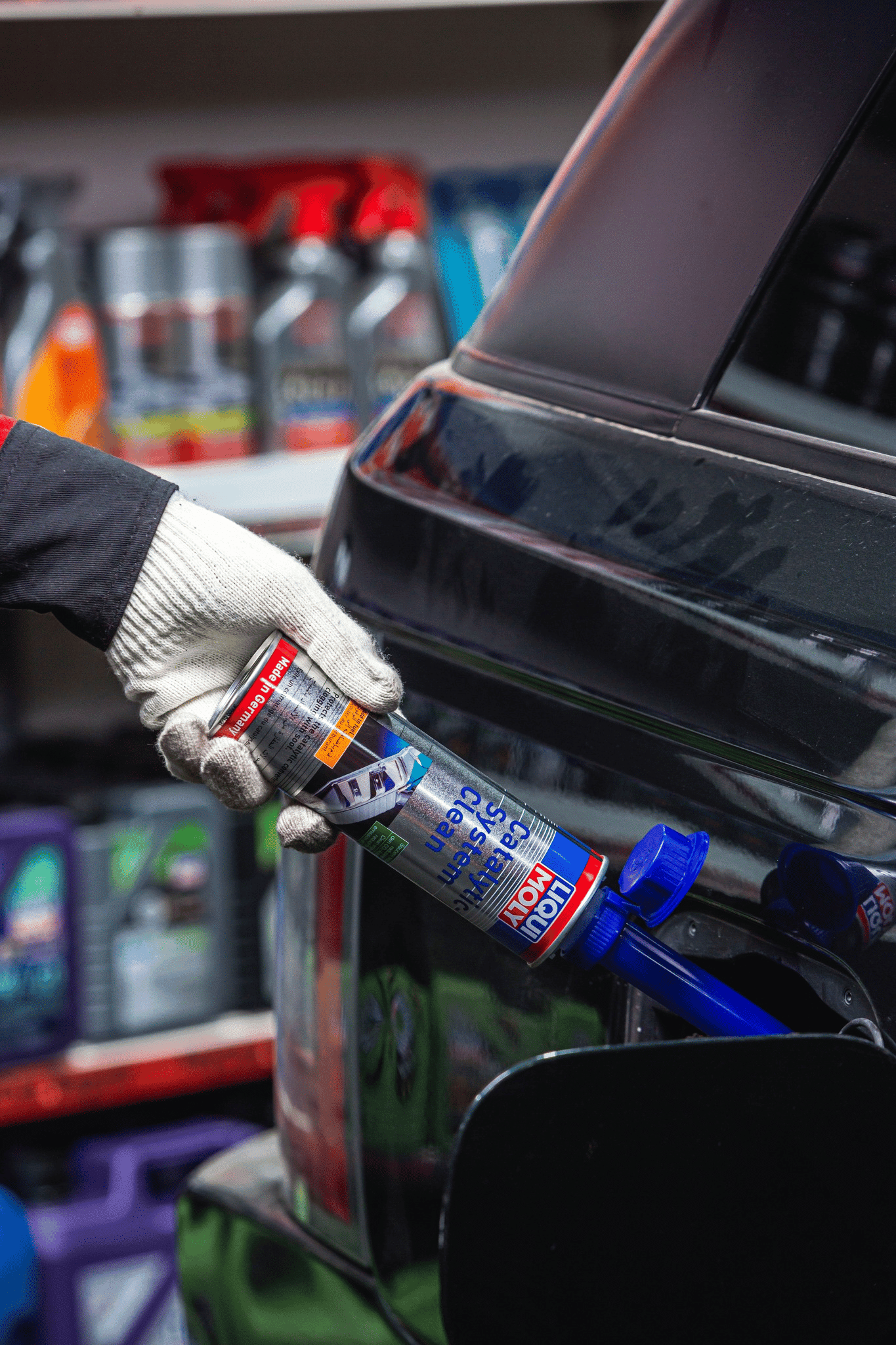 An easy way to avoid a failed MOT emissions test: Pouring LIQUI MOLY Catalytic Clean or DPF Protector in the fuel tanks 